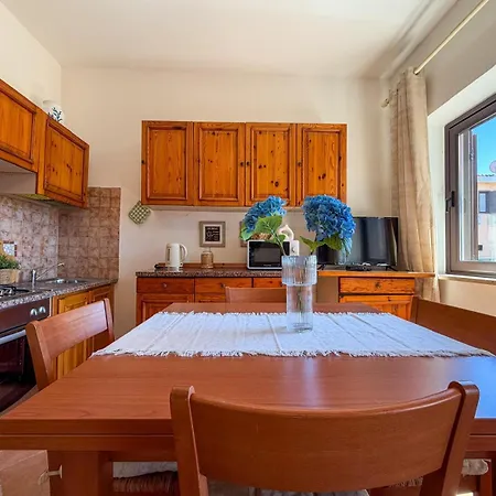 Апартаменти Mare & Rocce 5 *